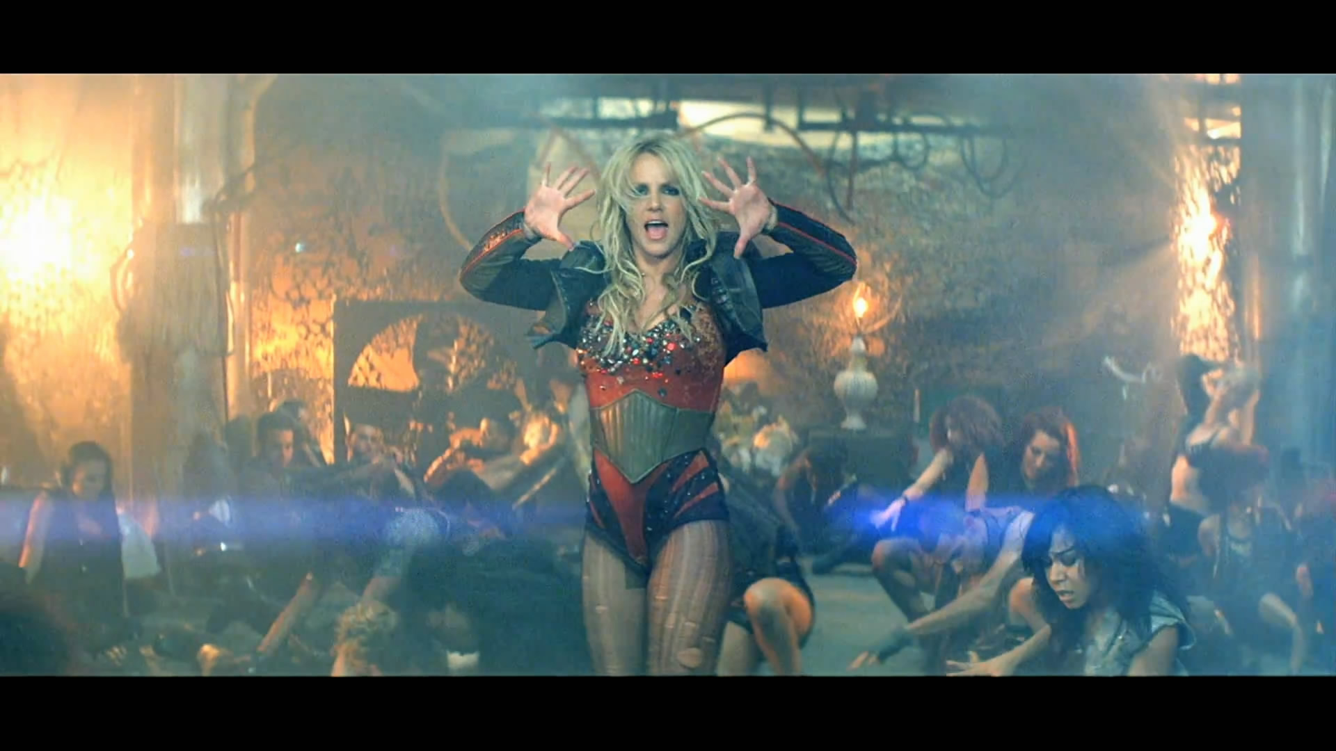 Новый клип Britney Spears (Бритни Спирс) - Till The World Ends (2011)